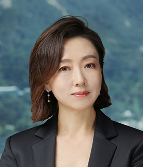 이윤남 사진