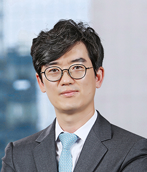 조영윤 사진