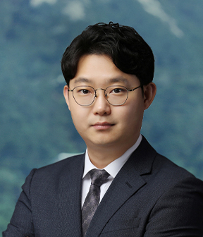 강명준 사진