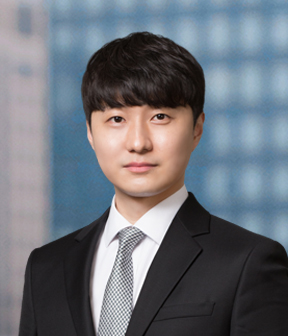 김용 사진