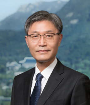 정완용 사진