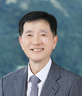 이근병 사진
